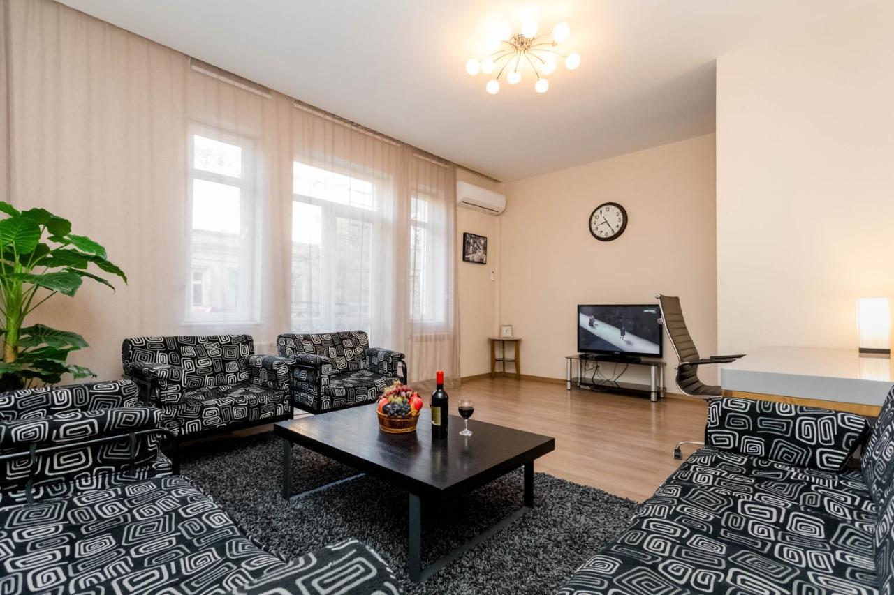 Serviced Apartment On Rustaveli Avenue 3 Tbilisi Exterior photo